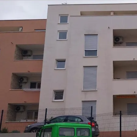 Apartment Paola *