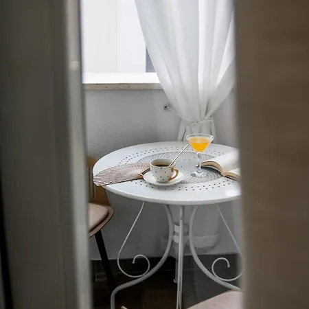 Paola Apartment *